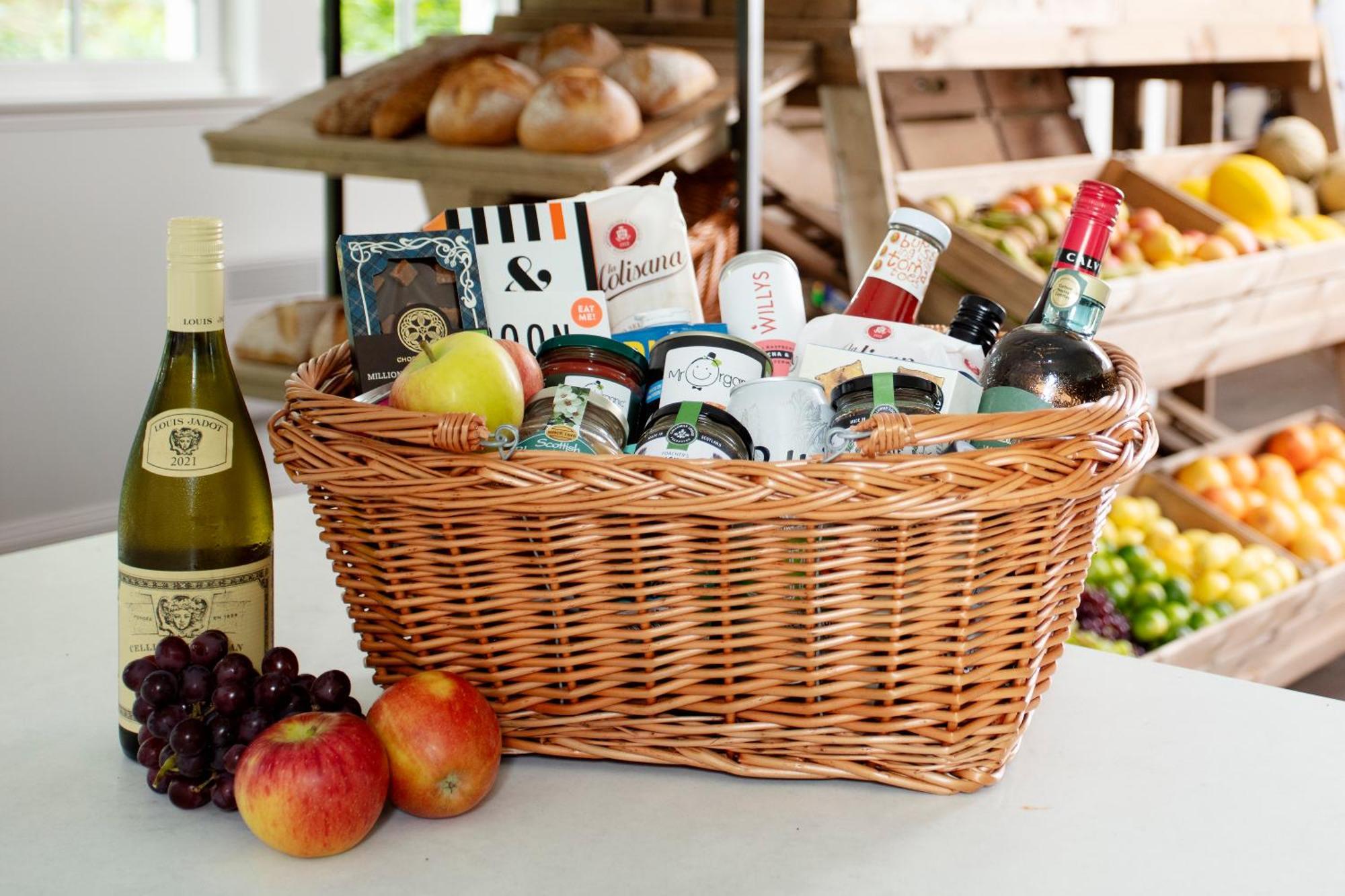 Schloss Roxburghe, Part Of Destination By Hyatt Ngoại thất bức ảnh A picnic basket