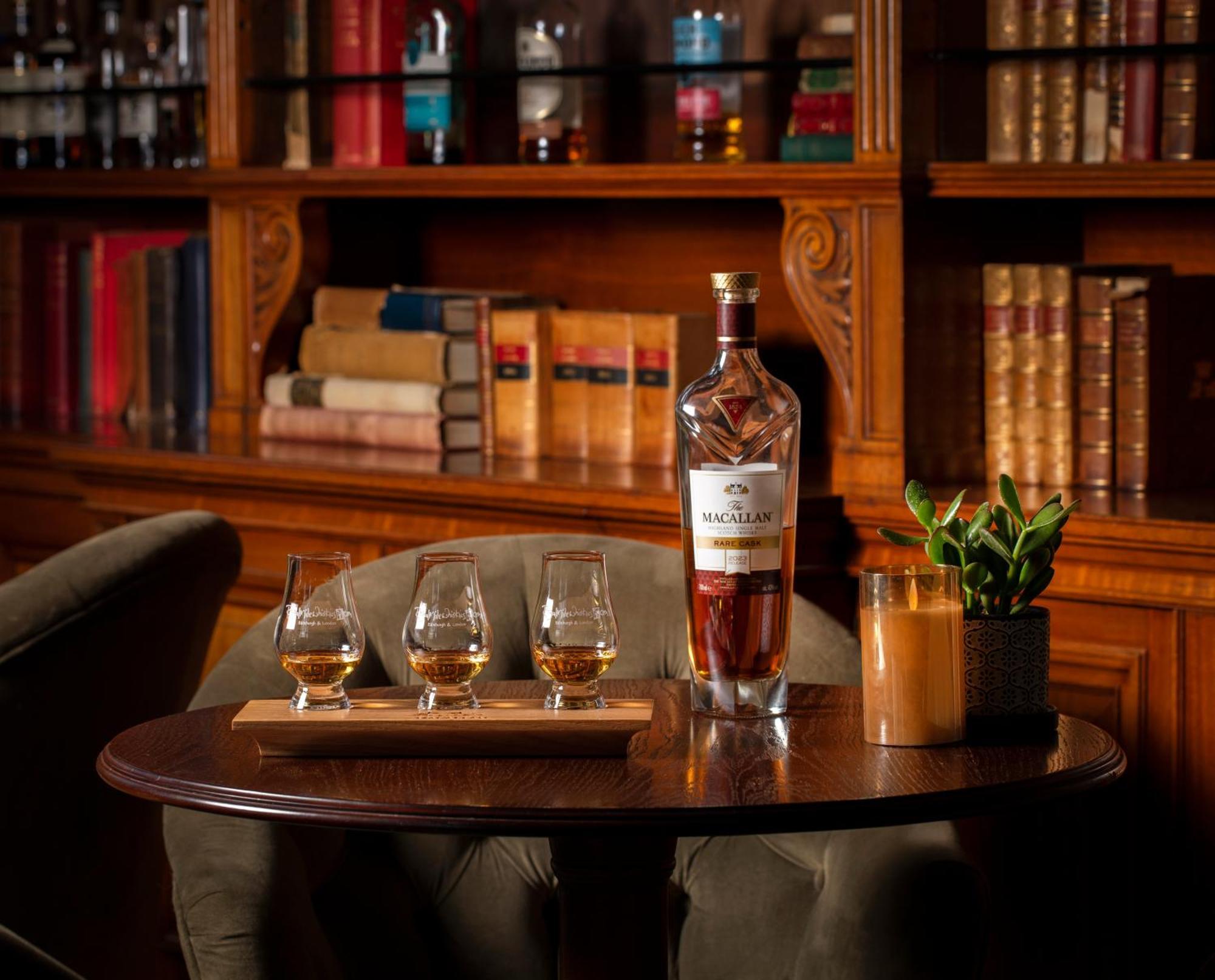 Schloss Roxburghe, Part Of Destination By Hyatt Ngoại thất bức ảnh A bottle of Macallan 40 Year Old